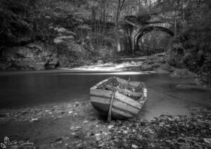 Falling Foss Boat Black And White