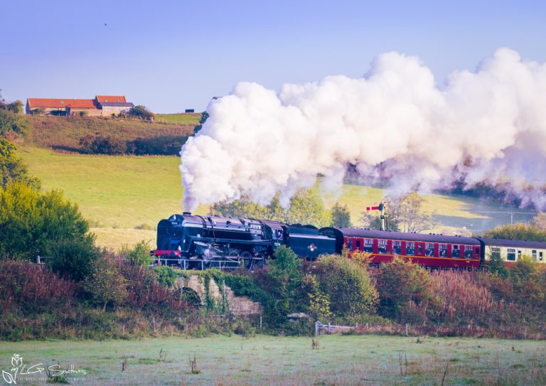 9F locomotive No. 92134 On The NYMR